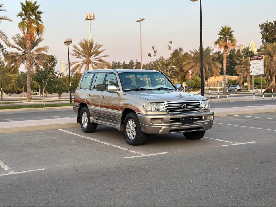 2004 Toyota Land Cruiser in dubai