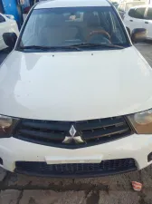 2013 Mitsubishi L200