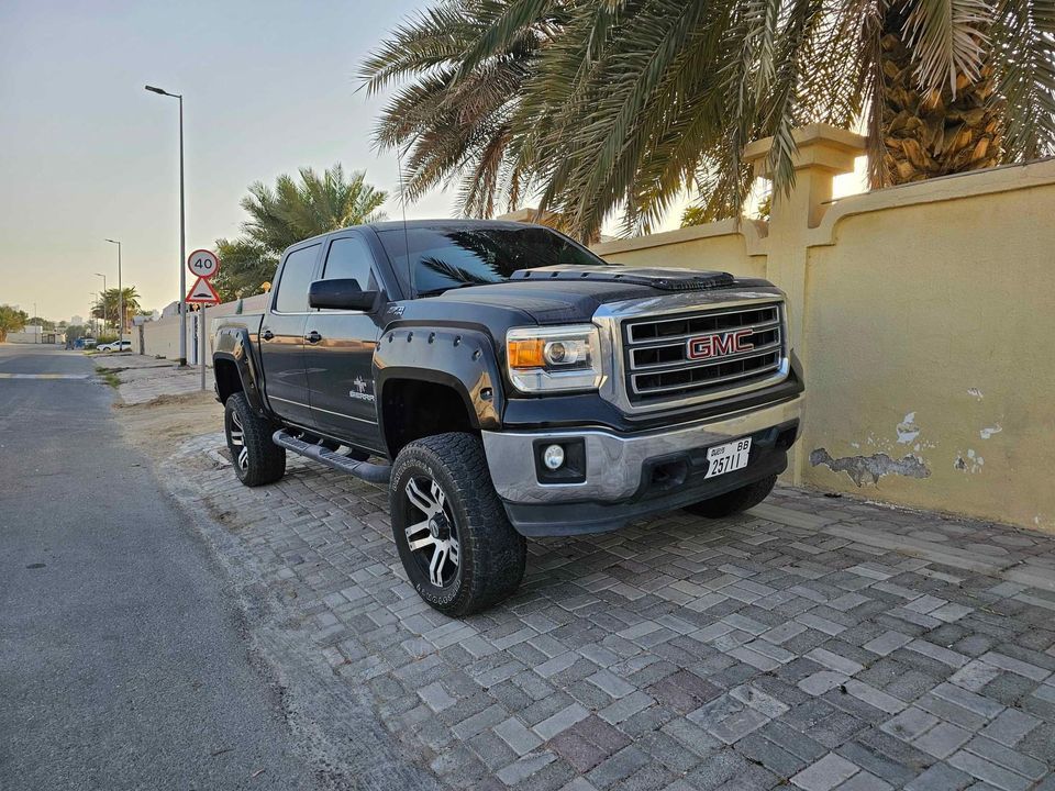 2014 GMC Sierra in dubai