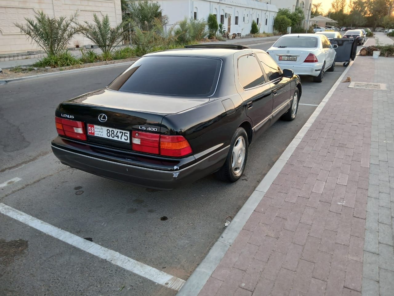 2000 Lexus LS 400