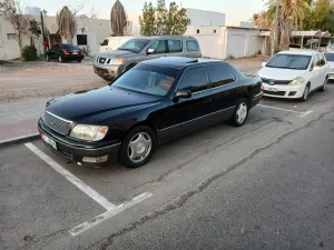 2000 Lexus LS 400