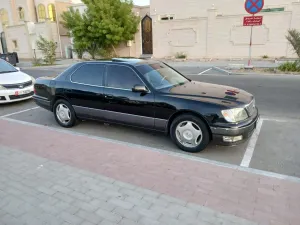 2000 Lexus LS 400