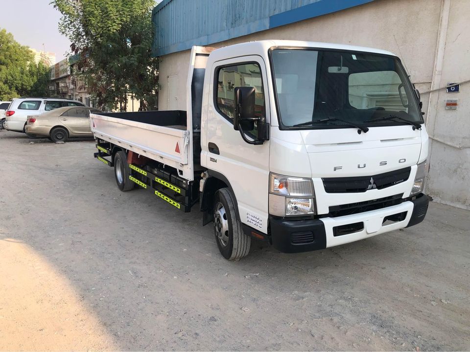 2022 Mitsubishi Canter in dubai