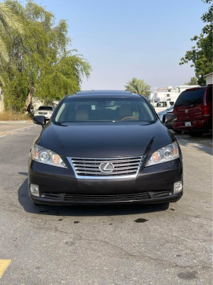 2011 Lexus ES in dubai