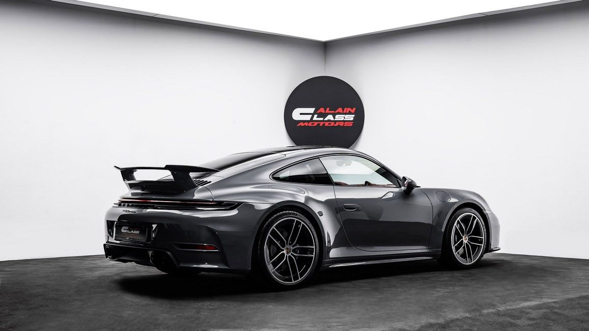 2025 Porsche 911 Carrera