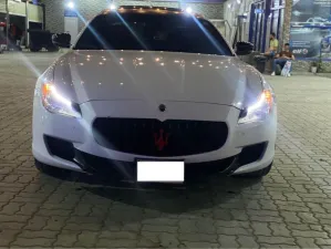 2017 Maserati Quattroporte in dubai