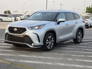 2021 Toyota Highlander in dubai