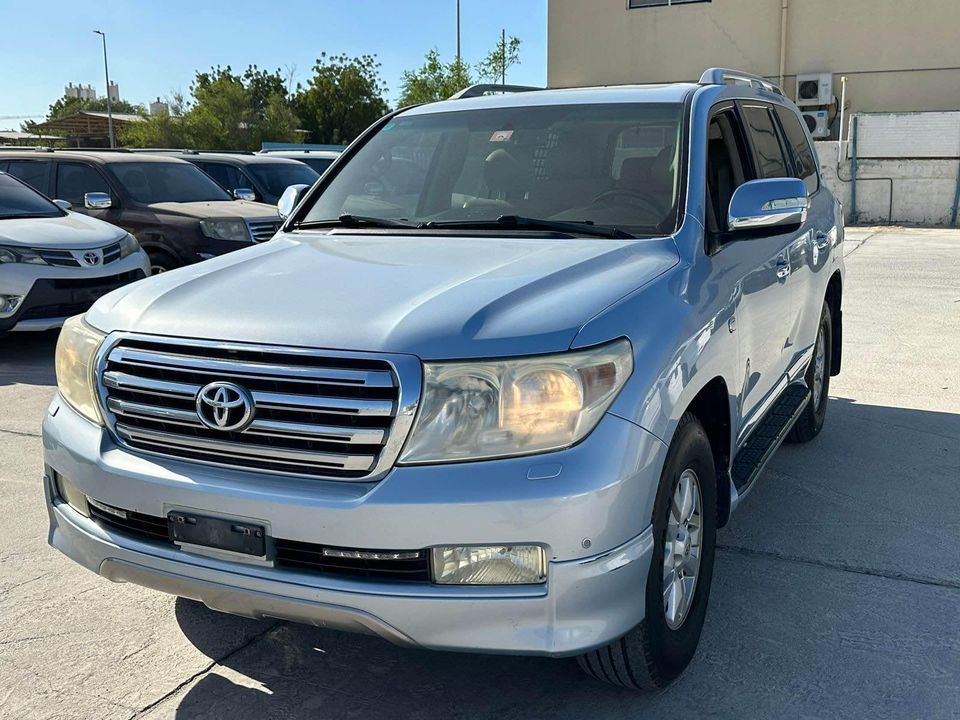 2011 Toyota Land Cruiser in dubai