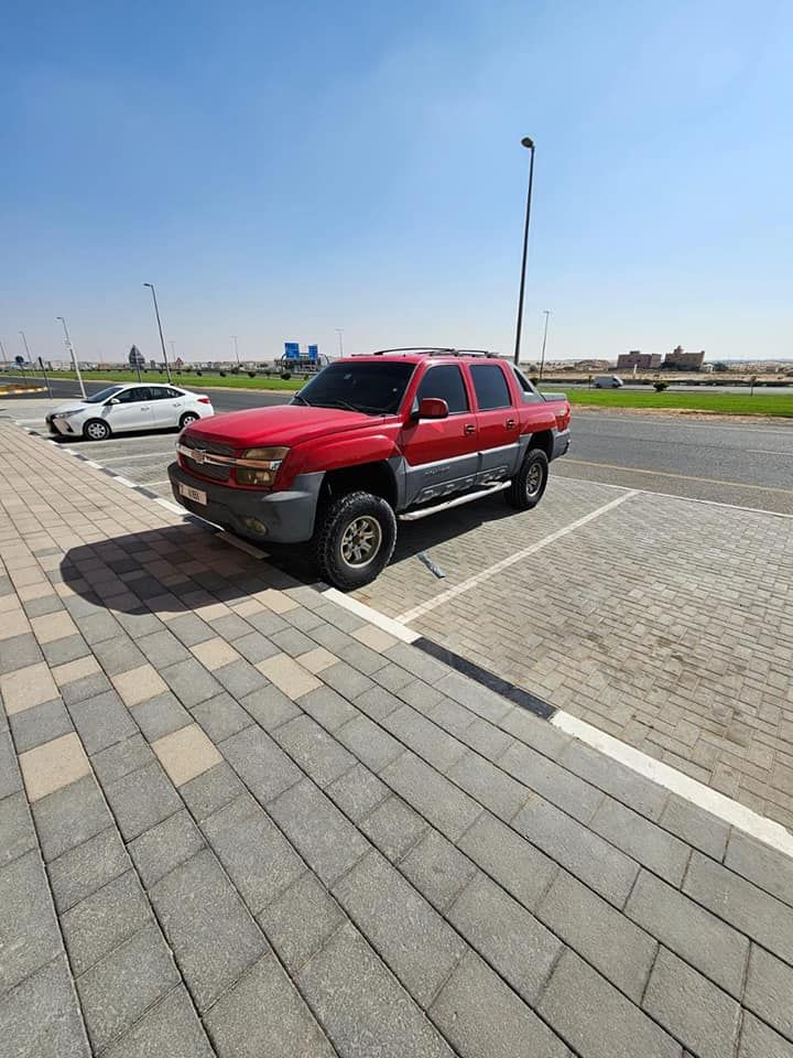 2002 Chevrolet Avalanche in dubai