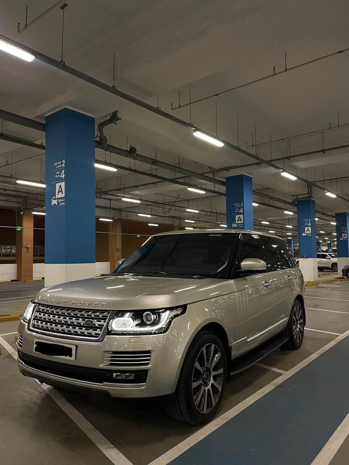 2013 Land Rover Range Rover in dubai