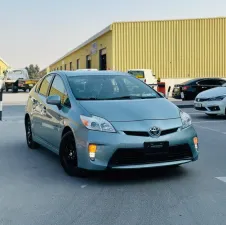 2013 Toyota Prius in dubai