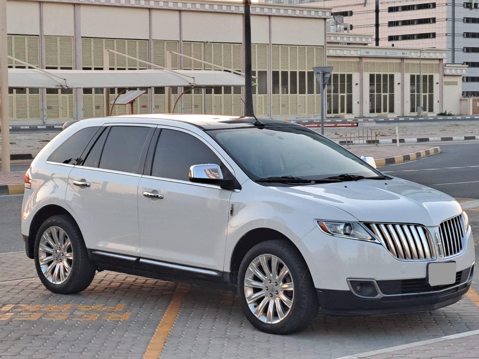 2015 Lincoln MKX in dubai