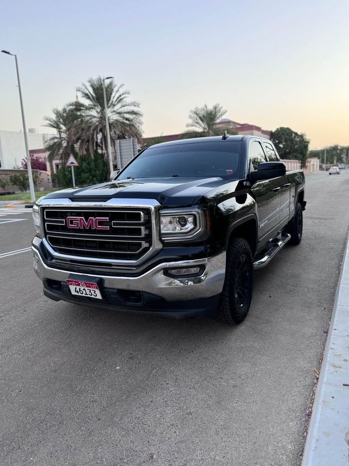 2017 GMC Sierra in dubai