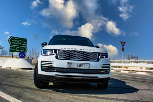 2018 Land Rover Range Rover in dubai