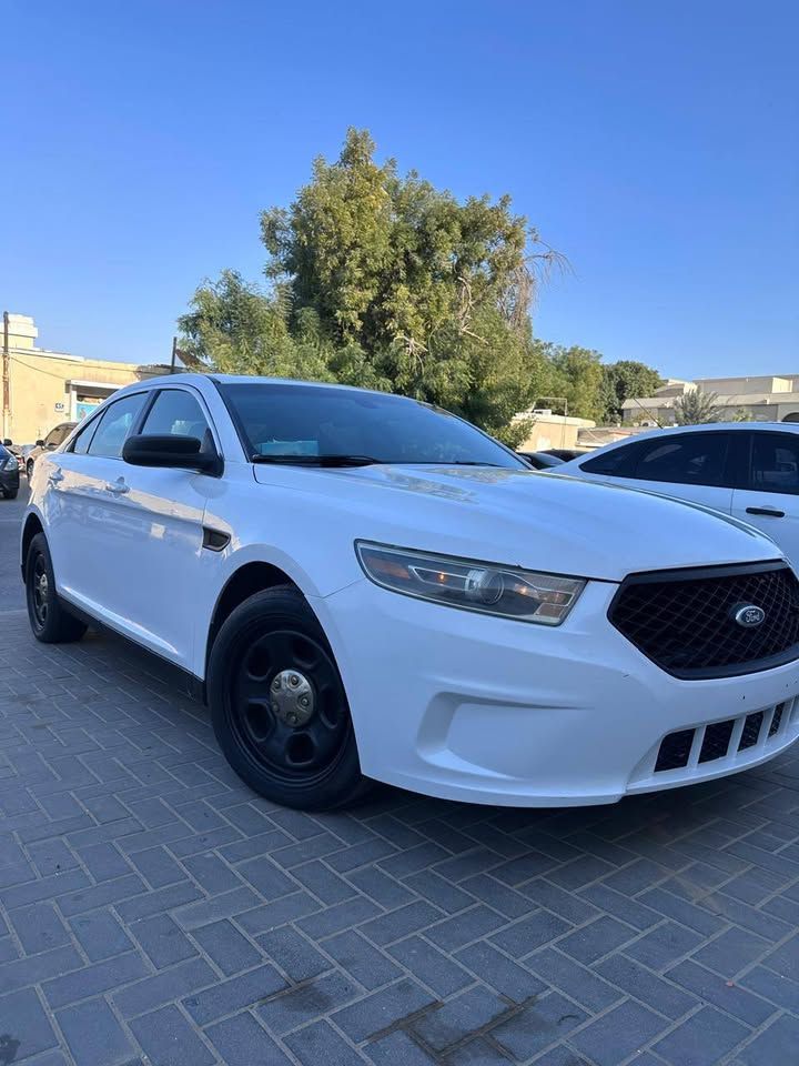 2014 Ford Taurus in dubai