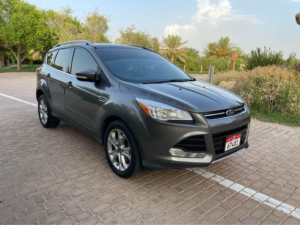 2014 Ford Escape Titanium (GCC)