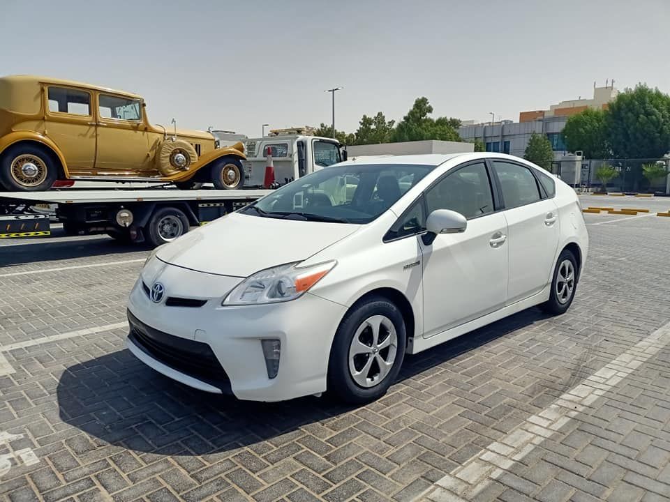 2013 Toyota Prius in dubai