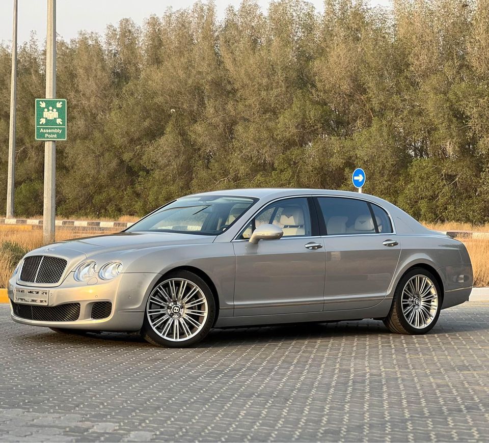 BENTLRY CONTINENTAL FLYING SPUR SPEED 2013 GCC VERY LOW MILEAGE