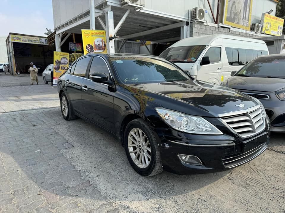 2010 Hyundai Genesis in dubai