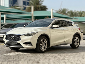 2017 Infiniti Q30 in dubai