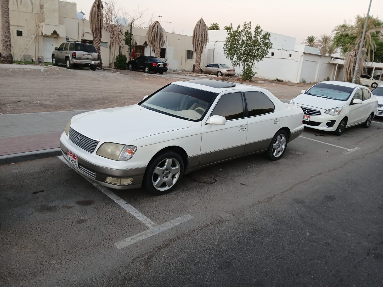 1999 Lexus LS 400 in dubai