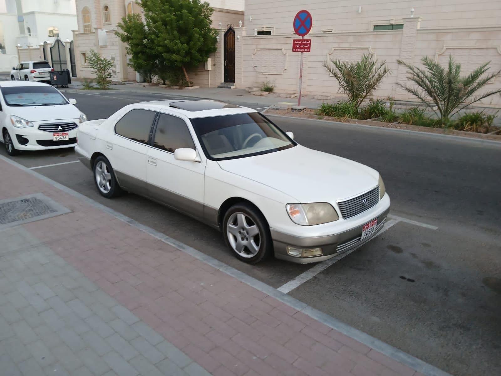 1999 Lexus LS 400