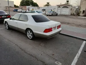 1999 Lexus LS 400