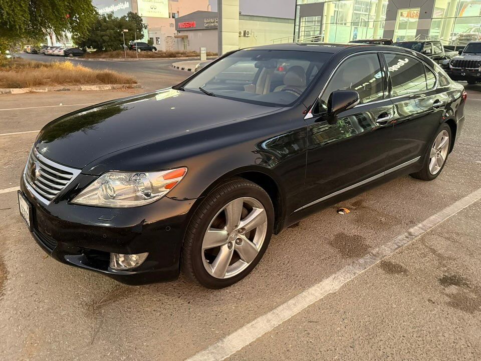 2010 Lexus LS in dubai