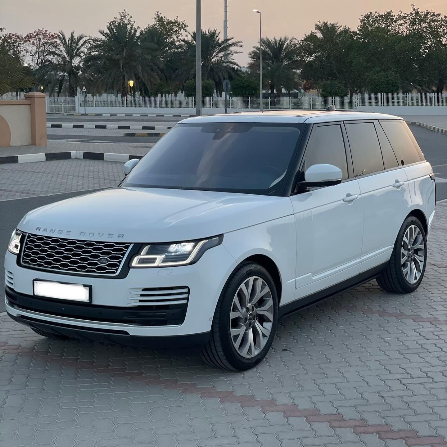 2019 Land Rover Range Rover in dubai