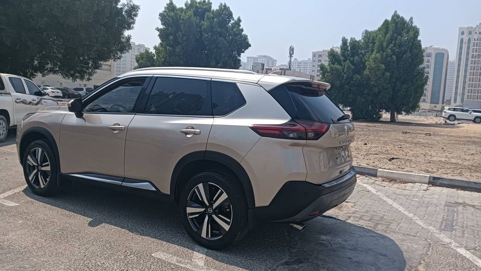 2021 Nissan Rogue in dubai