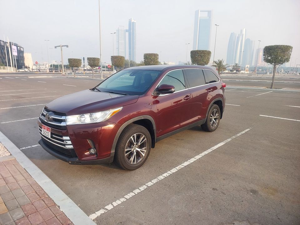 2019 Toyota Highlander in dubai