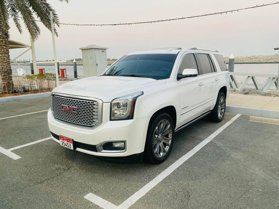 2016 GMC Yukon in dubai