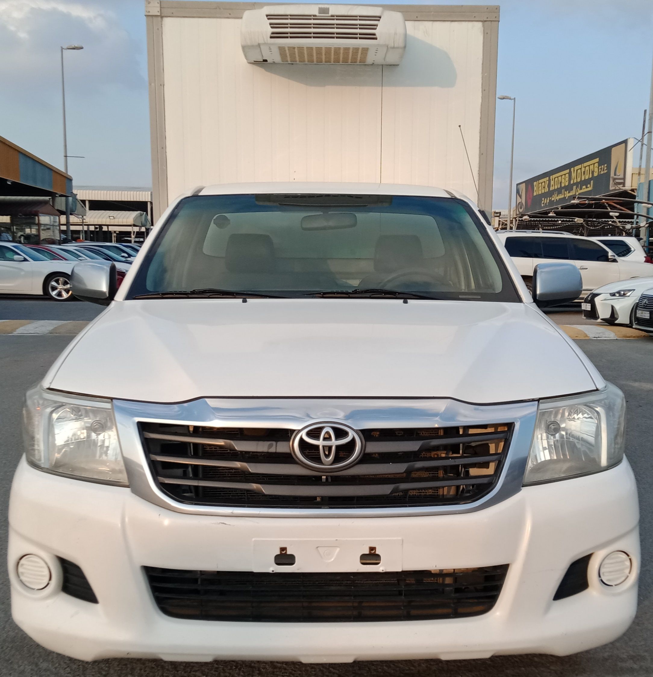 2014 Toyota Hilux in dubai