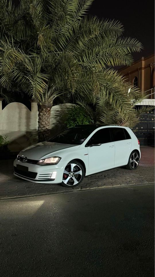 2016 Volkswagen Golf in dubai