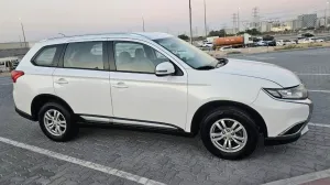 2016 Mitsubishi Outlander in dubai