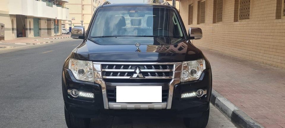 PAJERO 2015 FULL OPTIONS ONE OWNER