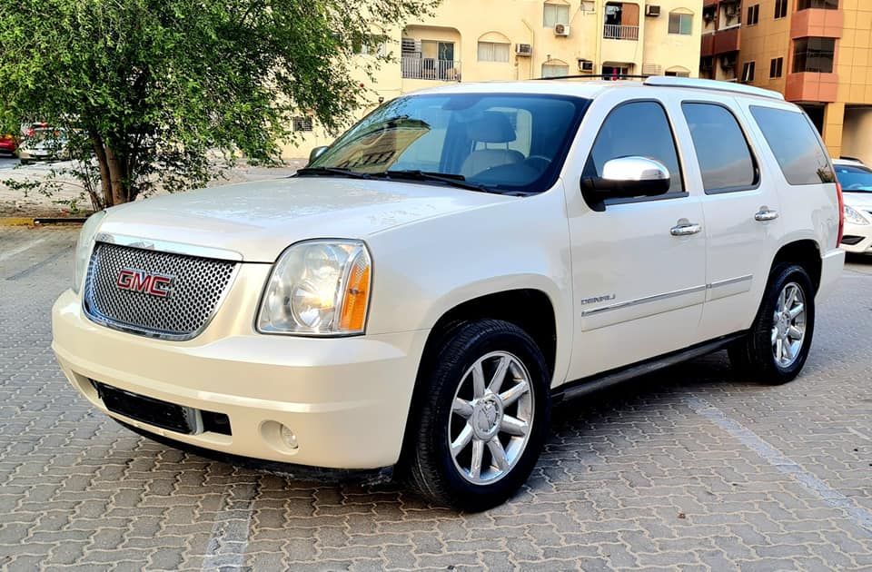 2012 GMC Yukon in dubai