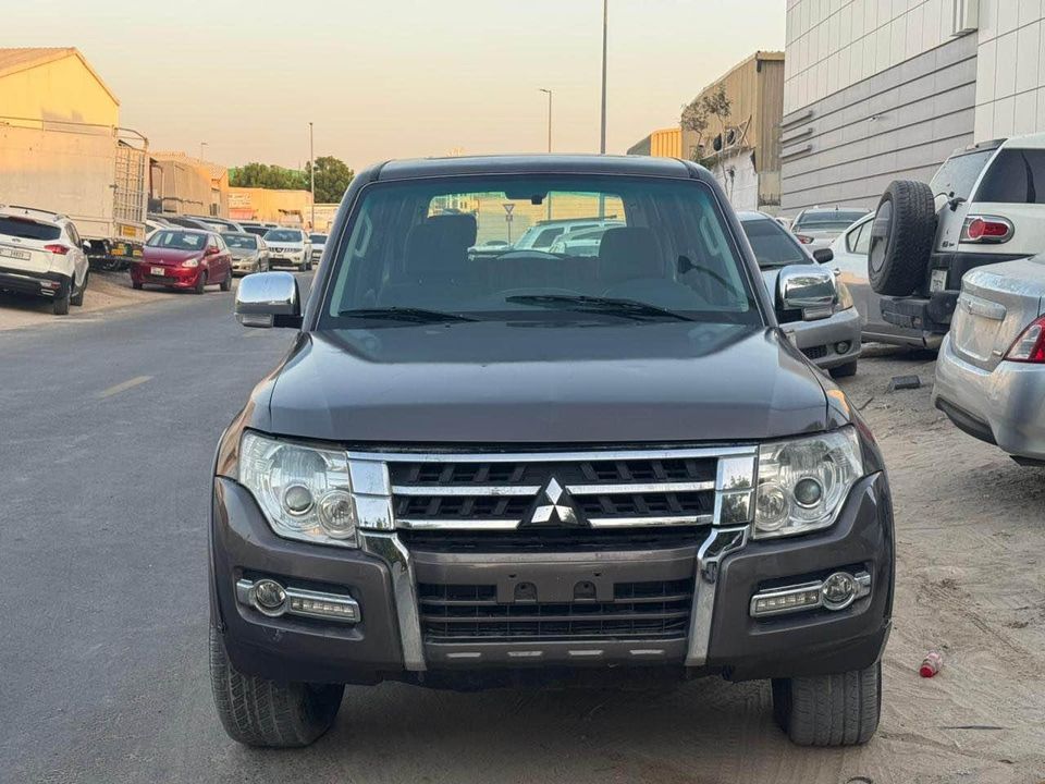 2015 Mitsubishi Pajero in dubai