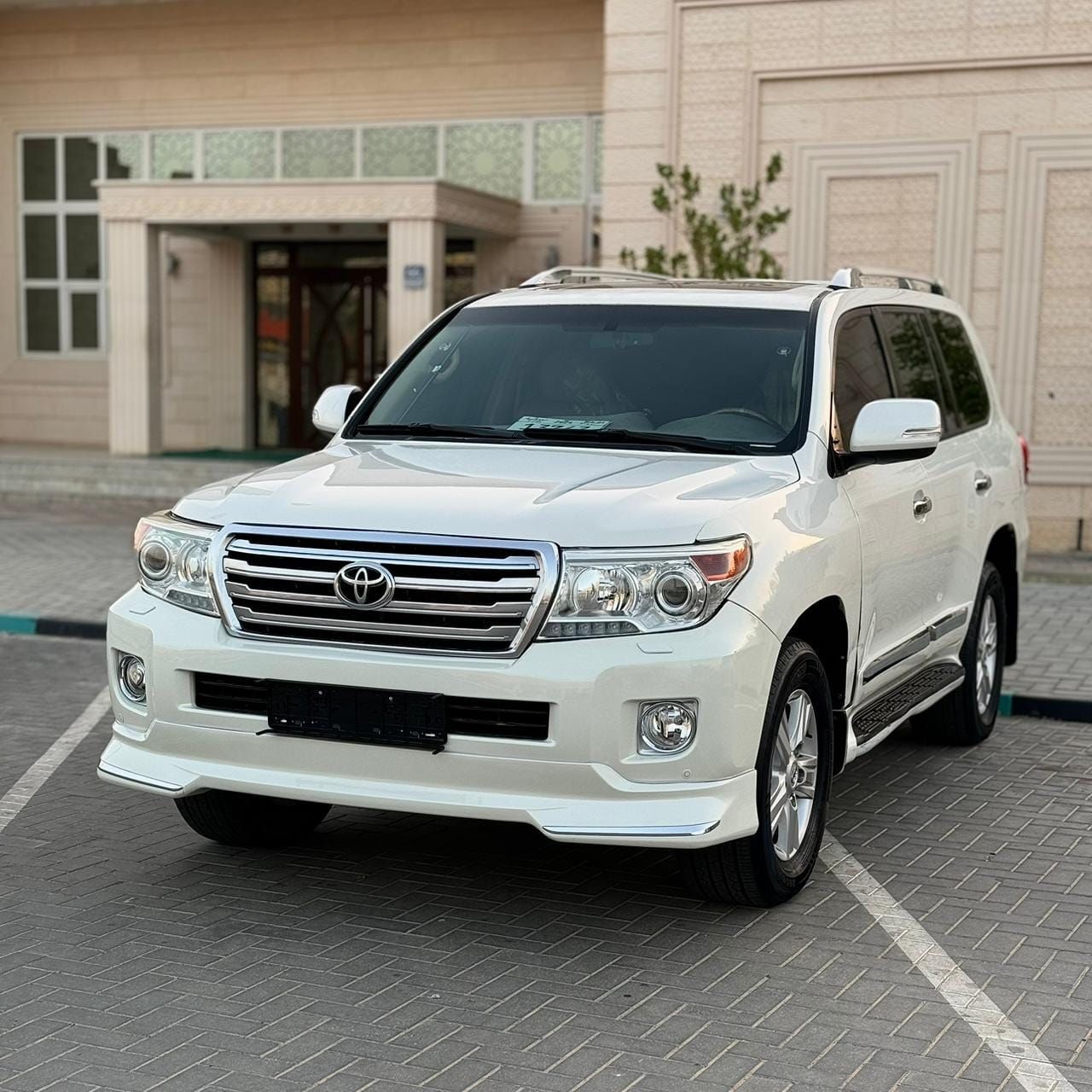 2014 Toyota Land Cruiser in dubai