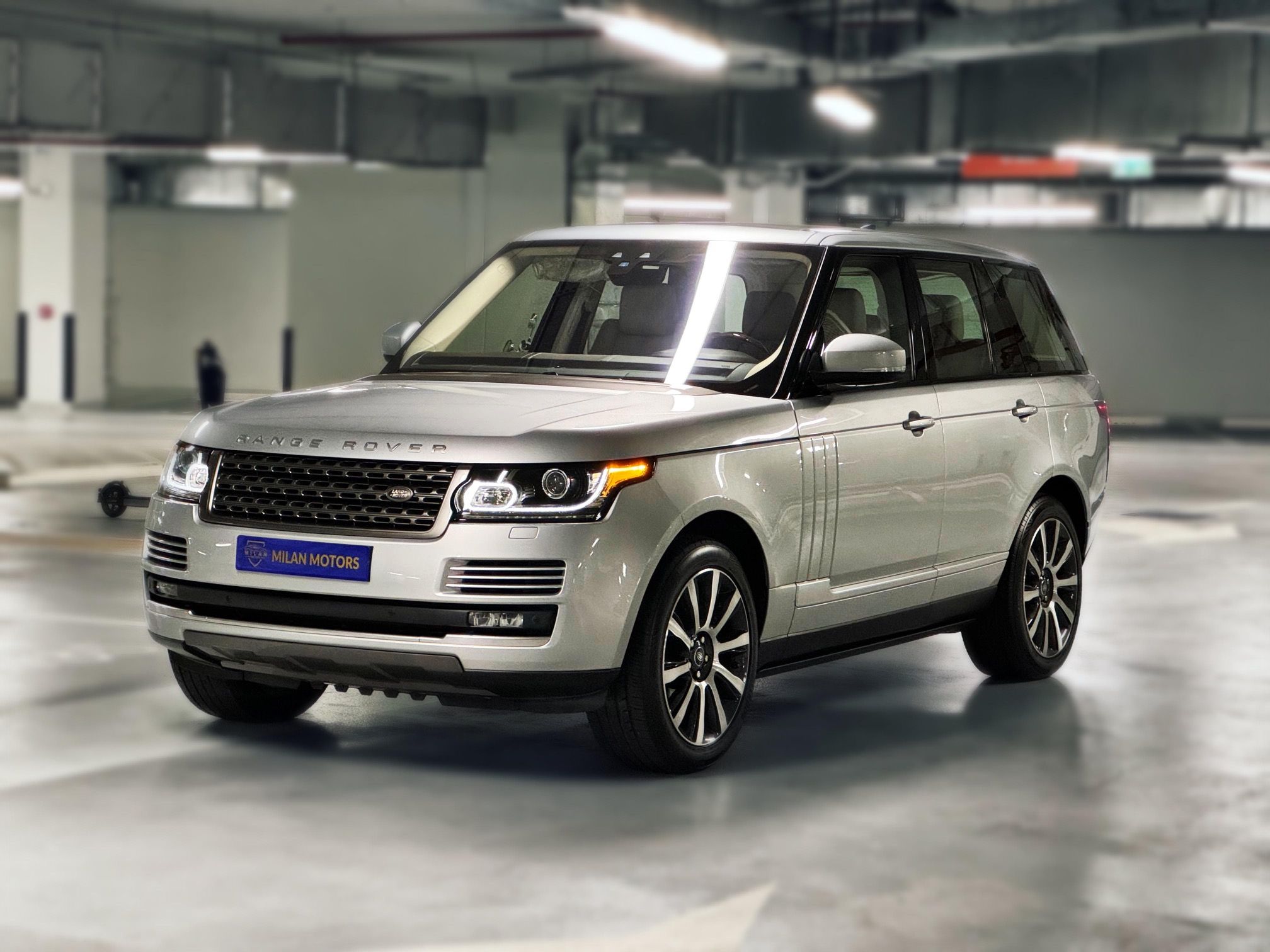 2017 Land Rover Range Rover in dubai