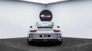 2018 Porsche 911 Carrera