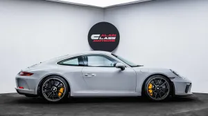 2018 Porsche 911 Carrera