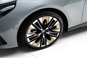 2024 BMW i5