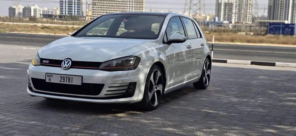 2014 Volkswagen Golf in dubai