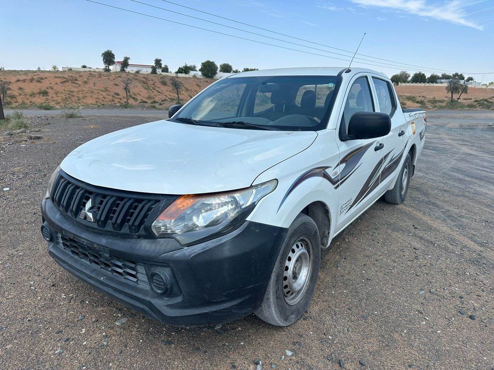 2016 Mitsubishi L200 in dubai