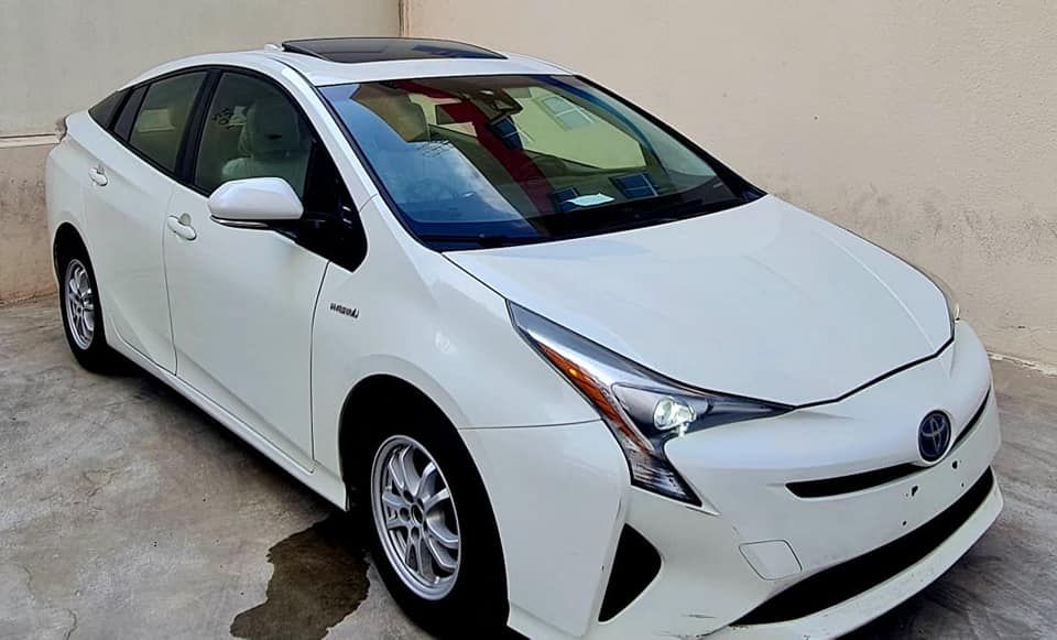 2016 Toyota Prius in dubai