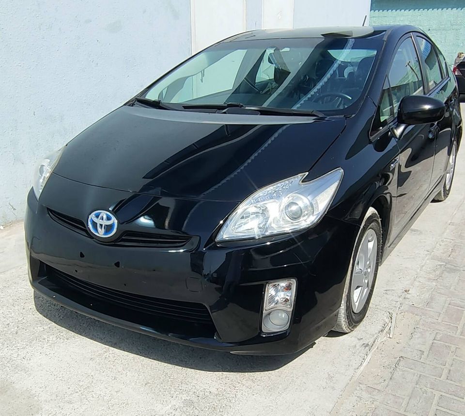 2010 Toyota Prius in dubai