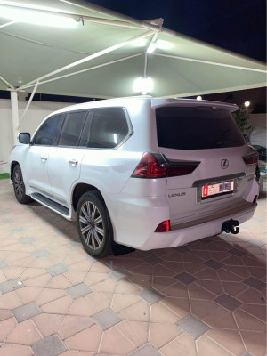 2017 Lexus LX 570