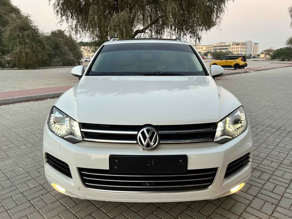 2013 Volkswagen Touareg in dubai