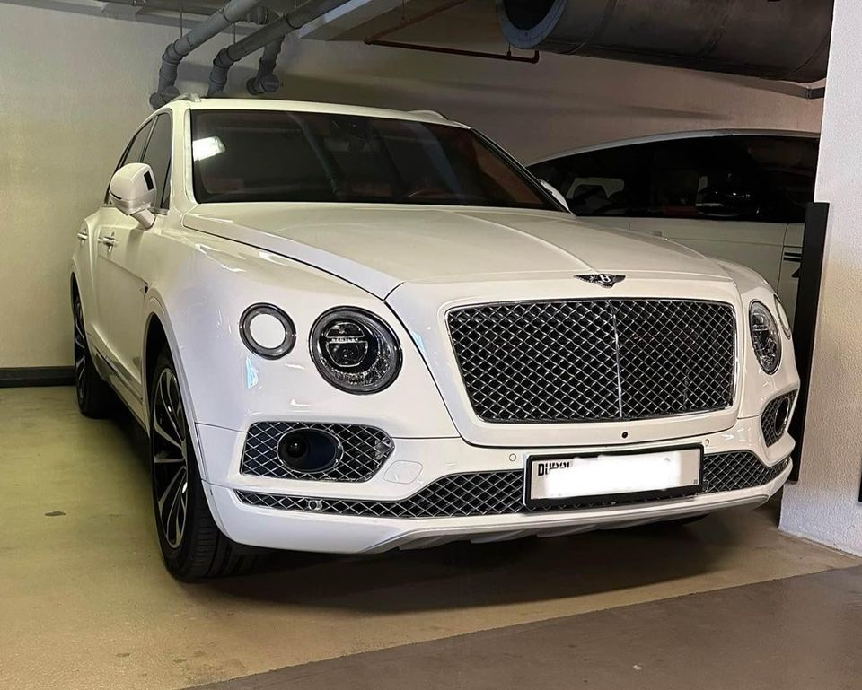 2017 Bentley Bentayga in dubai